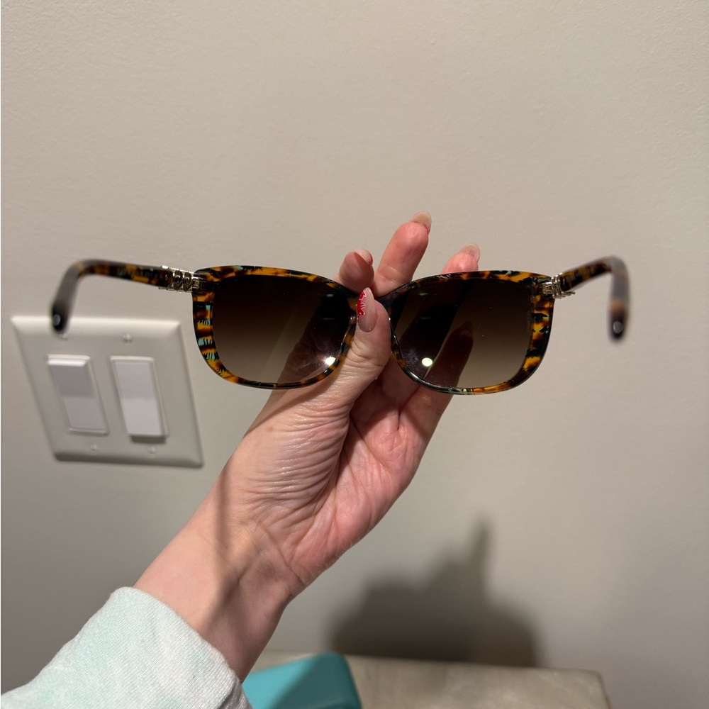 Tiffany Victoria Sunglasses in tortoise TF 4090-B 8114/3B - Picture 8 of 10